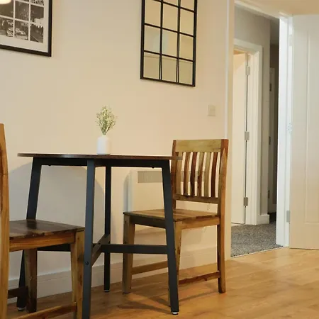 One Bedroom In Gloucester Road North * בריסטול