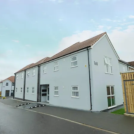 One Bedroom In Gloucester Road North Apartman